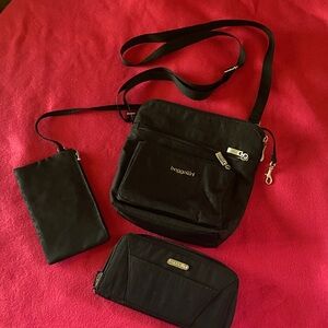 Baggallini Bundle Black Crossbody Bag and Wallet